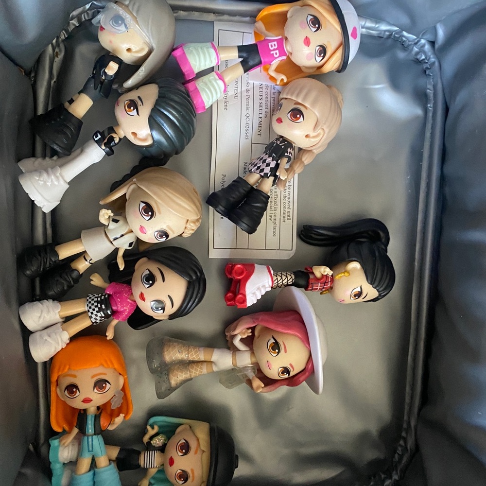Blackpink dolls